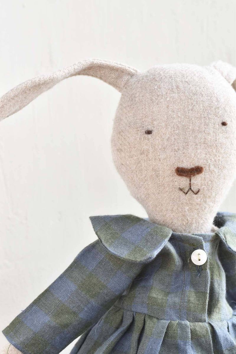 Ruthie – Rabbit in Field Plaid Linen Dress