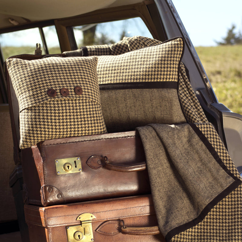 European Highland 50x70 Reversible Throw Blanket Tan Black